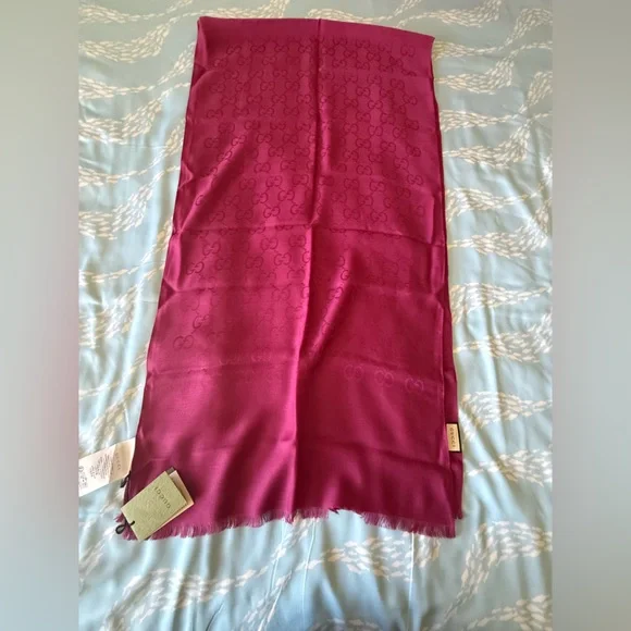 Gucci Fuchsia Fringed Scarf - Picture 2 of 4